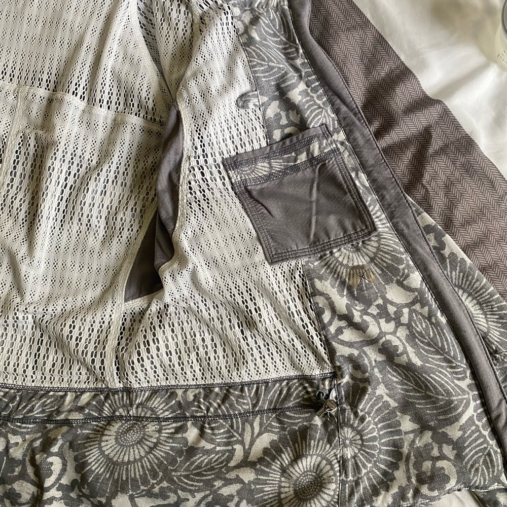 Lululemon jacket - Picture 3 of 5